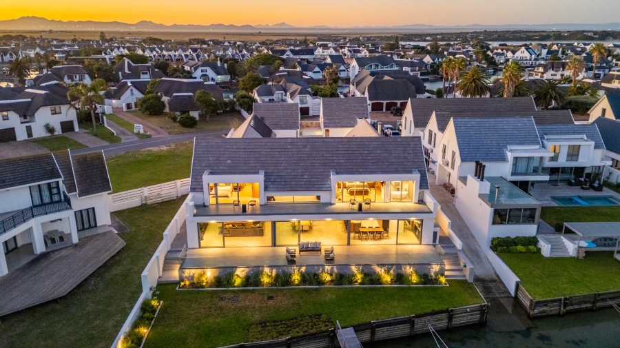 6 Bedroom Property for Sale in Canals Eastern Cape
